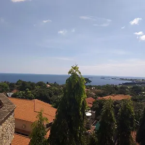 Hotel Discovery Courts, Entebbe